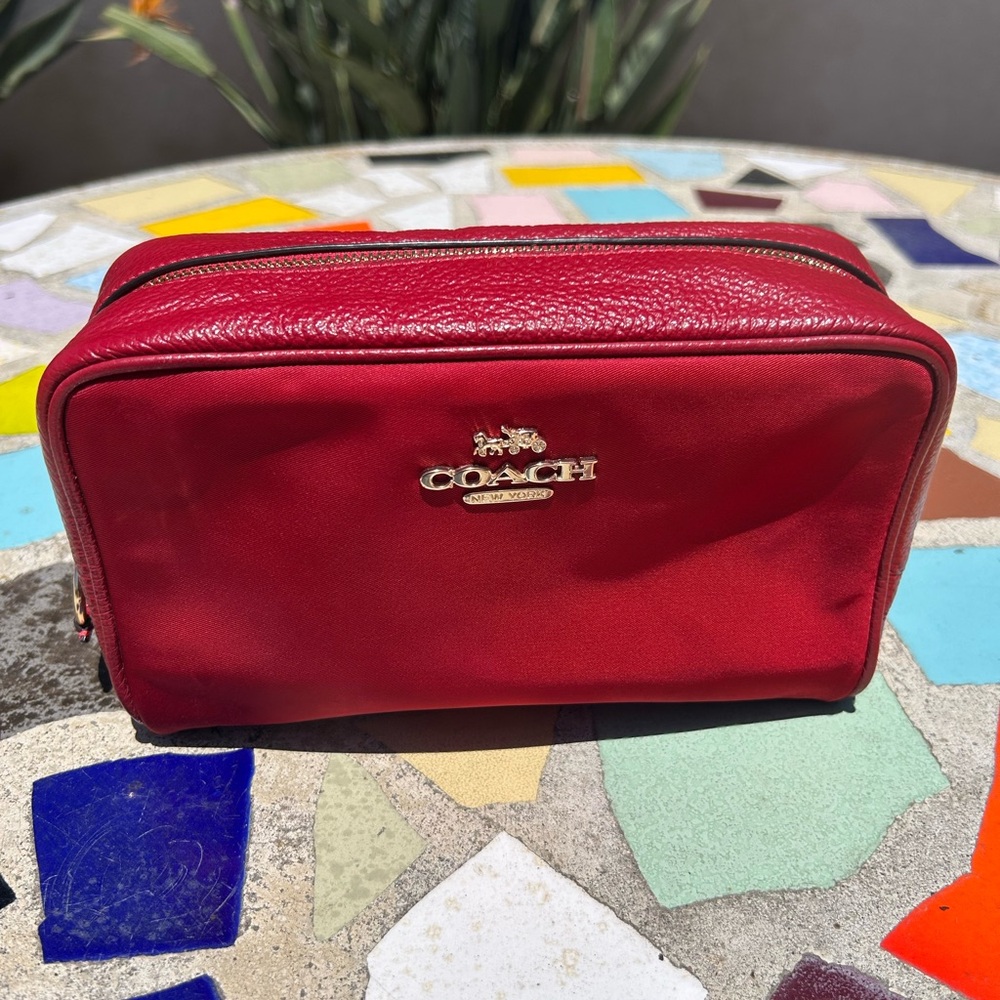 Coach Ellis Red Cosmetic Bag 📌♥️